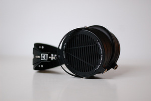 Наушники Audeze LCD-2C (1 фото из 8)