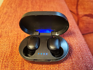 Bluetooth juhtmevabad kõrvaklapid, UUED (1 foto / 1)