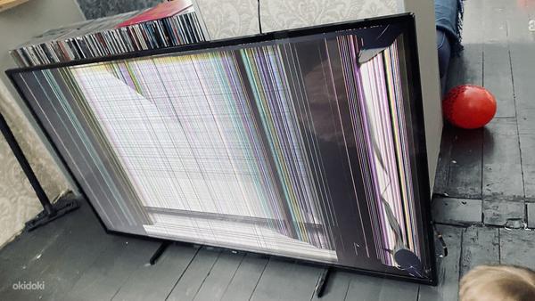 Разбился экран Philips 65 дюймов. (фото #1)