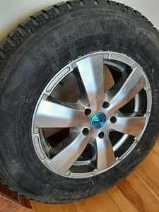 Nokian hakkaepelita 225/70/16 naelrehv m+s Dotz veljel (3 фото из 4)