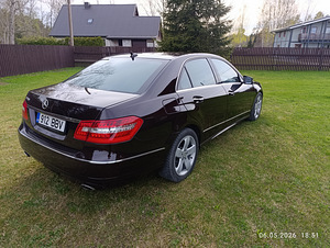 Mercedes-Benz e350 (5 фото из 13)