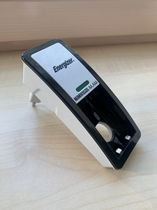 Energizer mini akulaadija AA ja AAA (1 foto / 3)