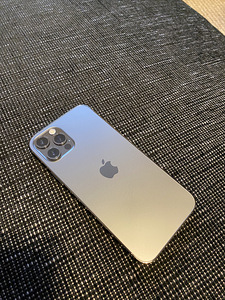 iPhone 12 Pro 128 ГБ (2 фото из 9)