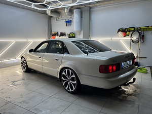 AUDI A8 D2 4.2 228KW (5 foto / 8)