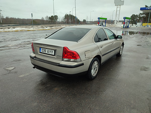 Volvo s60 (2 foto / 8)