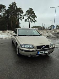 Volvo s60 (3 foto / 8)