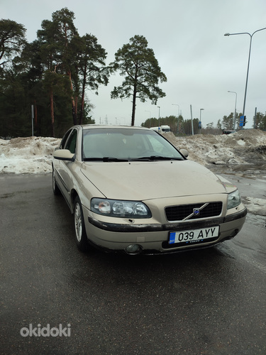 Volvo s60 (фото #3)