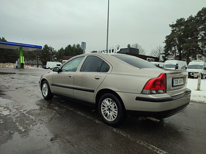 Volvo s60 (4 foto / 8)