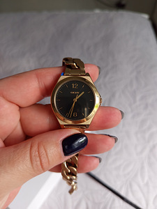 DKNY kellad (3 foto / 6)