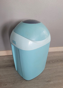 Mähkmekonteiner Tommee Tippee (1 foto / 5)
