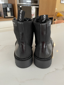 Poolsaapad CALVIN KLEIN 39 UUED, Nahk (8 foto / 8)