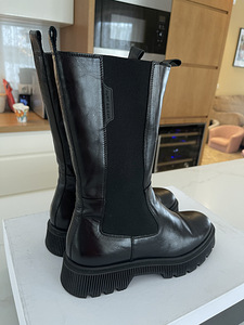 Nahk saapad KURT GEIGER 39 suurus (5 foto / 7)