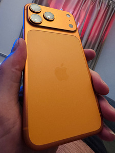 iPhone 17 PRO MAX 512GB (1 foto / 2)