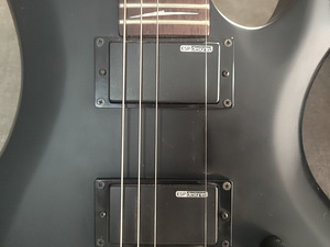 ESP LTD F-200 Black Satin Электрогитара (6 фото из 9)