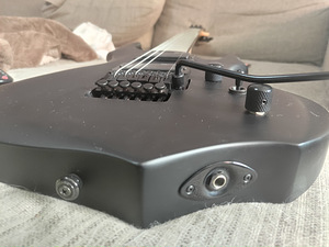 ESP LTD F-200 Black Satin Электрогитара (8 фото из 9)