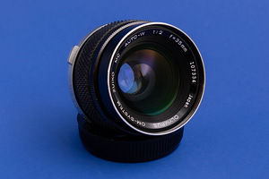 Olympus OM Zuiko 35mm F2.0 [★★★★☆] (1 foto / 3)