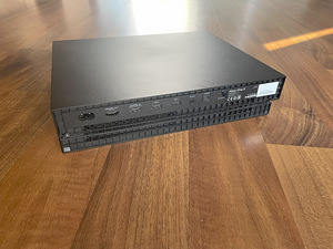 Xbox One X (2 фото из 3)