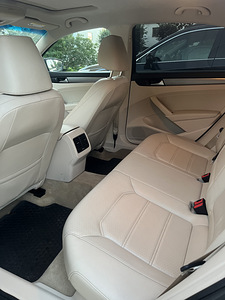 Volkswagen Passat 2014 (9 foto / 9)