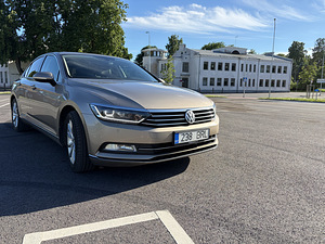 Volkswagen Passat (1 фото из 9)