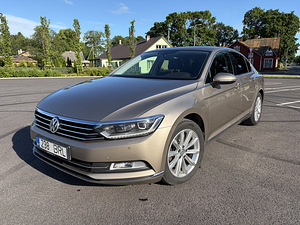 Volkswagen Passat (2 фото из 9)