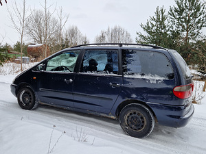 Ford Galaxy (4 фото из 4)