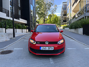 Volkswagen Polo (2 foto / 10)