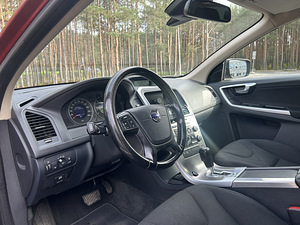 Volvo XC60 (9 фото из 15)