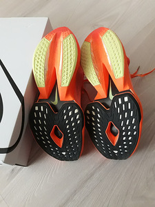 Nike Air Zoom Alphafly Next% 2 meeste jooksujalatsid (3 foto / 4)