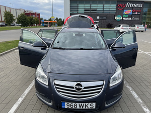 Opel Insignia Sports Tourer (3 foto / 9)