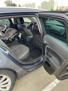 Opel Insignia Sports Tourer (5 foto / 9)