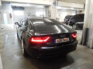Auto poleerimine ja kaitsekihi pealekandmine (3 foto / 10)