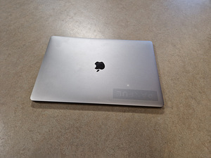 2017 MacBook PRO 15.4" Space Gray 16GB 256GB (2 foto / 2)