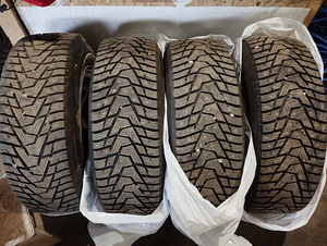 Audi A4 veljed + hankook iPike naastud 215/65R16 (1 foto / 4)