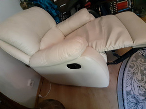 Nahast diivanvoodi ja tugitool (4 foto / 5)