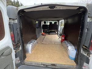 Opel Vivaro 1.9 74kW (11 фото из 14)