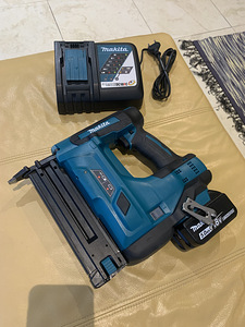 Makita DBN500(uus) pluss aku5ah ja laadija (2 foto / 3)