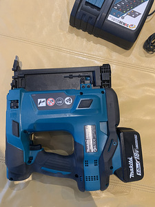 Makita DBN500(uus) pluss aku5ah ja laadija (3 foto / 3)