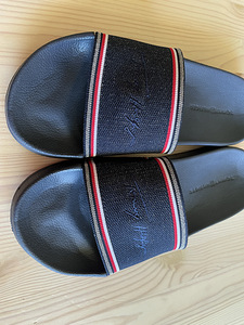 Tommy Hilfiger naiste plätud s.40 (2 foto / 5)