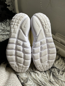Кроссовки для девочек Nike 34 (5 фото из 8)