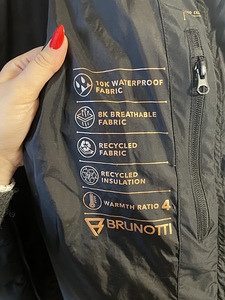 Brunotti naiste talvemantel suurus XL (10 foto / 10)