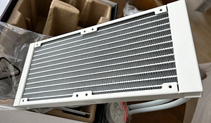 Vesijahutus CM MasterLiquid 240L Core White (8 foto / 10)