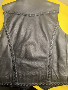 Mootorratturi nahkvest (5 foto / 5)