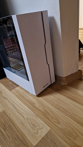 Sharkoon RGB slider korpus (2 foto / 2)