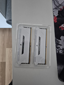 Corsair vengeance ddr4 2*8 GB 3600mhz 18cl (1 foto / 1)