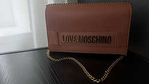 Love MOSCHINO, LIU JO kotid (1 foto / 2)