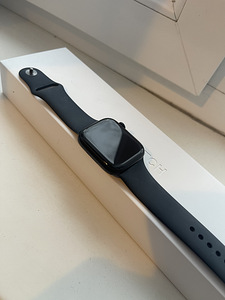 Apple Watch Series 7 45mm (1 foto / 6)