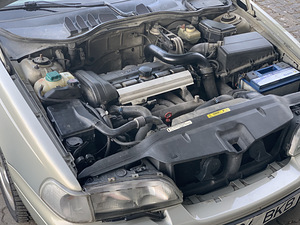 Volvo V70 T-5 Комби 2.3L R5 Turbo 176KW Мануал Бензин (7 фото из 9)