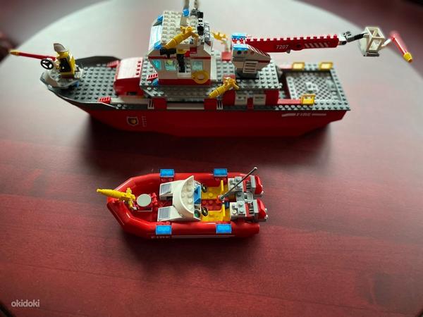 Lego City Fire Ship (7207) (foto #1)