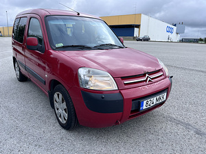 П: Citroen Berlingo (4 фото из 14)