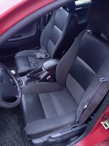 Volvo S40 varuosadeks (4 foto / 5)